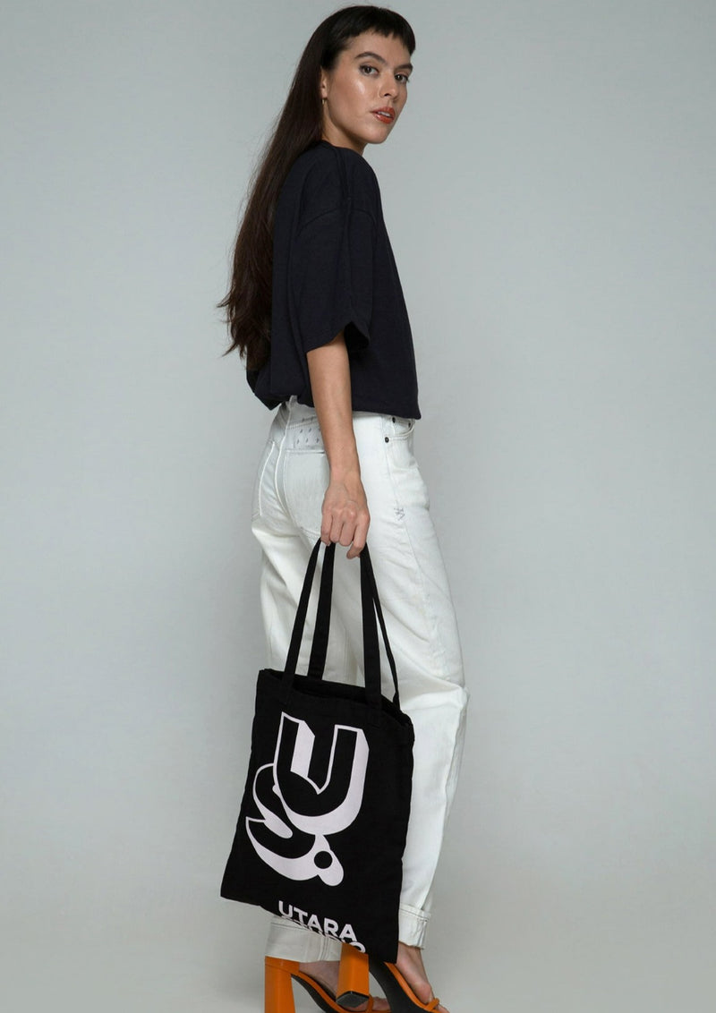 AN EXPANDING PERSPECTIVE TOTE BAG